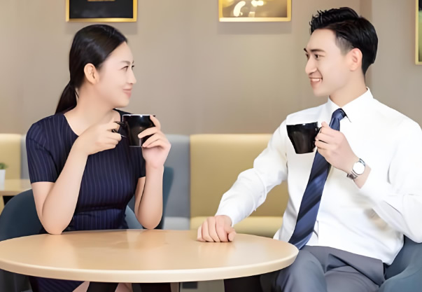 老公总和一个女同事聊天分享生活算不算出轨
