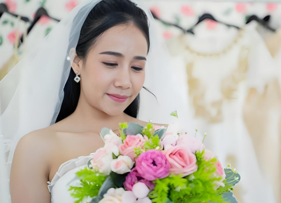 成都婚外遇调查公司发现老公抛弃女友娶富婆